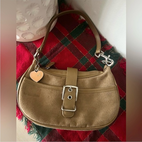 Aeropostale Handbags - Y2K Aeropostale Tan Shoulder Bag Silver Accents Pink Heart Keychain Detail